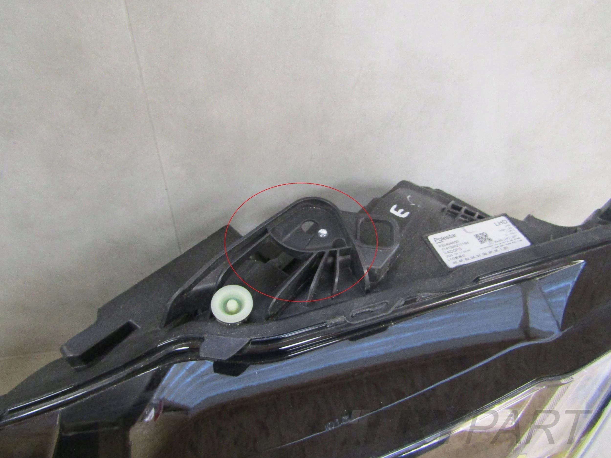 POLESTAR II 2 FRONT LAMP FULL LED BASE 20- LH LEFT P32404655