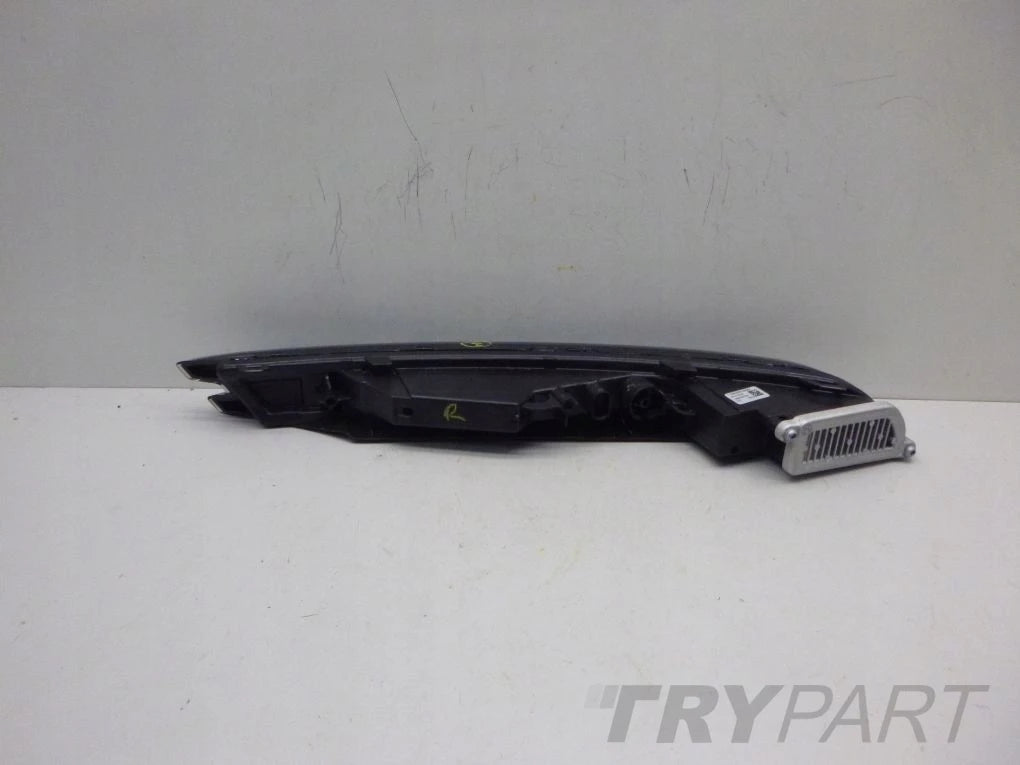 PORSCHE MACAN TURBO 95B LIFT 18- LED DRL RIGHT