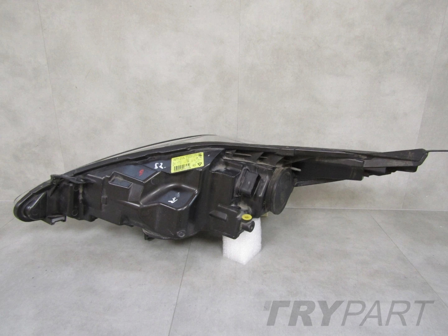 FRONT HEADLIGHT BLACK FORD FIESTA MK7 STANDARD 08-12 RH RIGHT 8A61-13W029-AJ