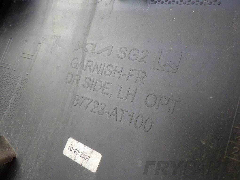 KIA NIRO II 22- 87723-AT100 Left Front Door Molding