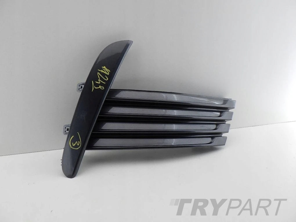 TOYOTA COROLLA E16 LIFT 16- Front bumper grille right