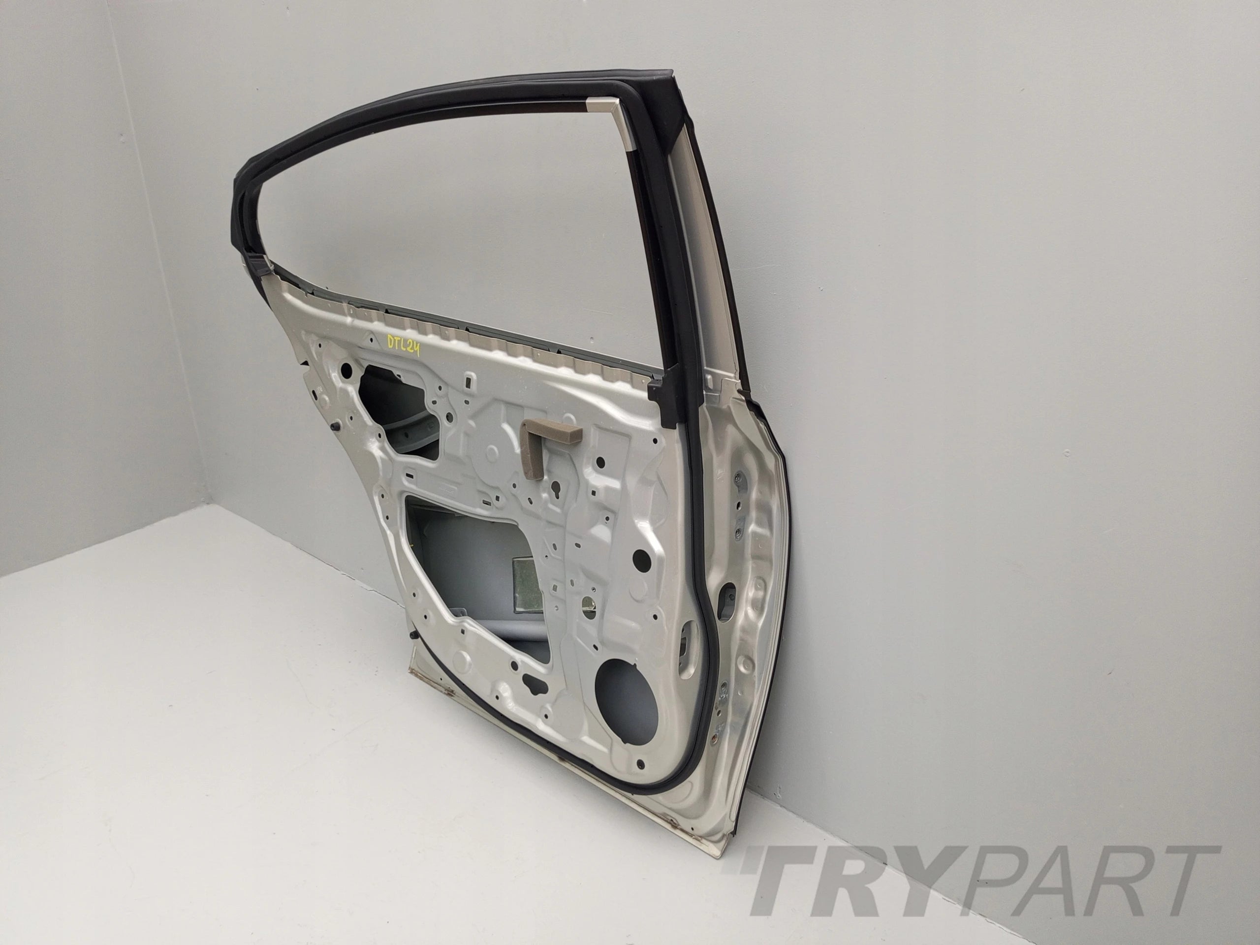 LEXUS ES300H 20- DOOR REAR REAR LEFT ORYG 6700433311