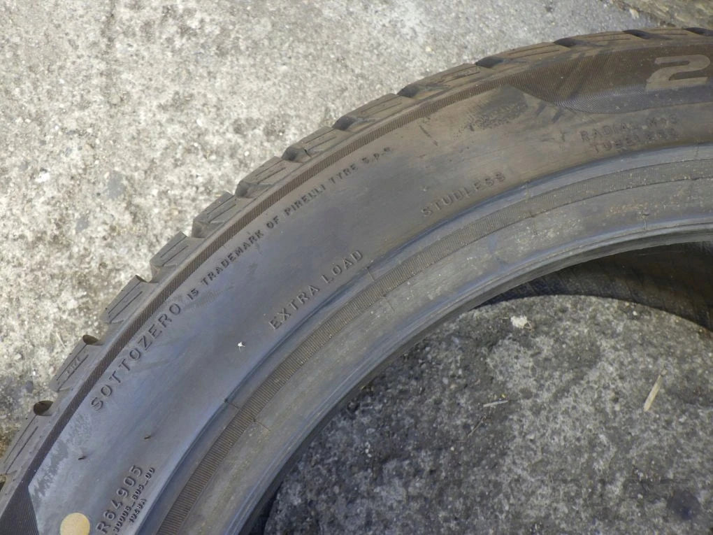 PIRELLI SOTTOZERO 3 235 45 R18 94V winter tire