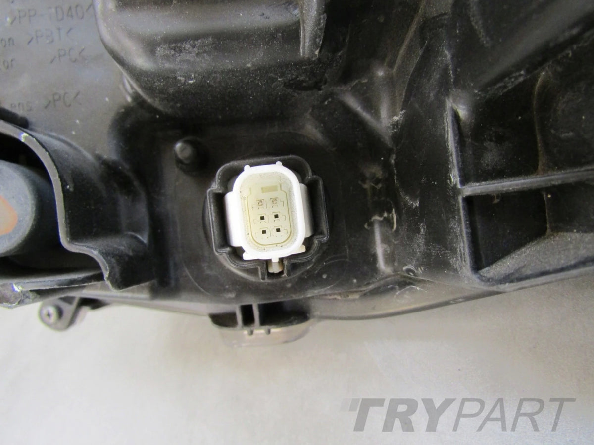 TOYOTA YARIS 4 IV HEADLIGHT STANDARD LENS 20- / MAZDA 2 22- RH