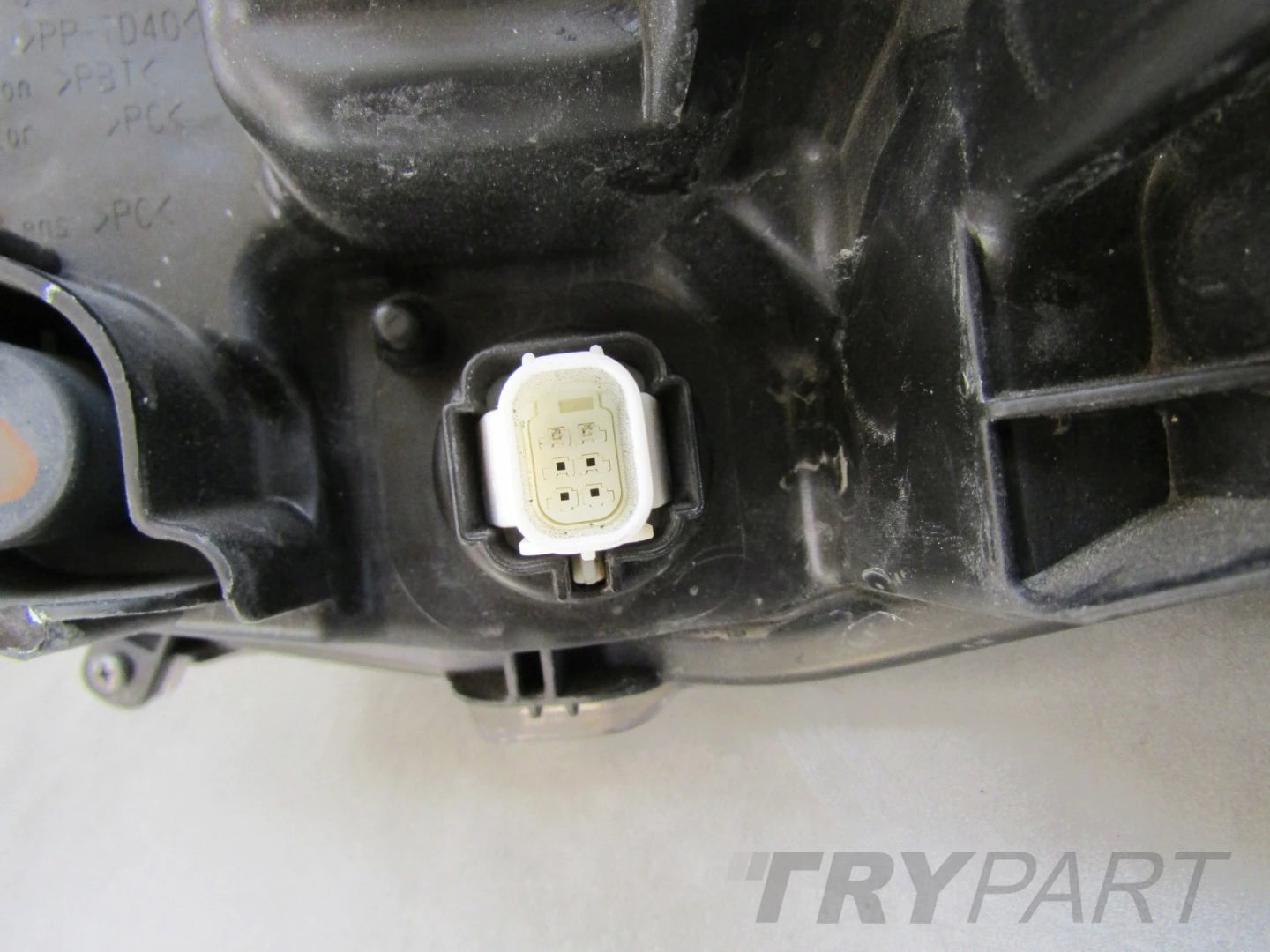 TOYOTA YARIS 4 IV HEADLIGHT STANDARD LENS 20- / MAZDA 2 22- RH