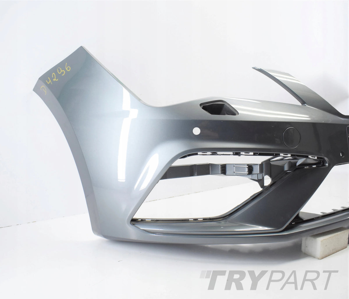 SEAT LEON III LIFT FR 5F FRONT BUMPER SUPER CONDITION