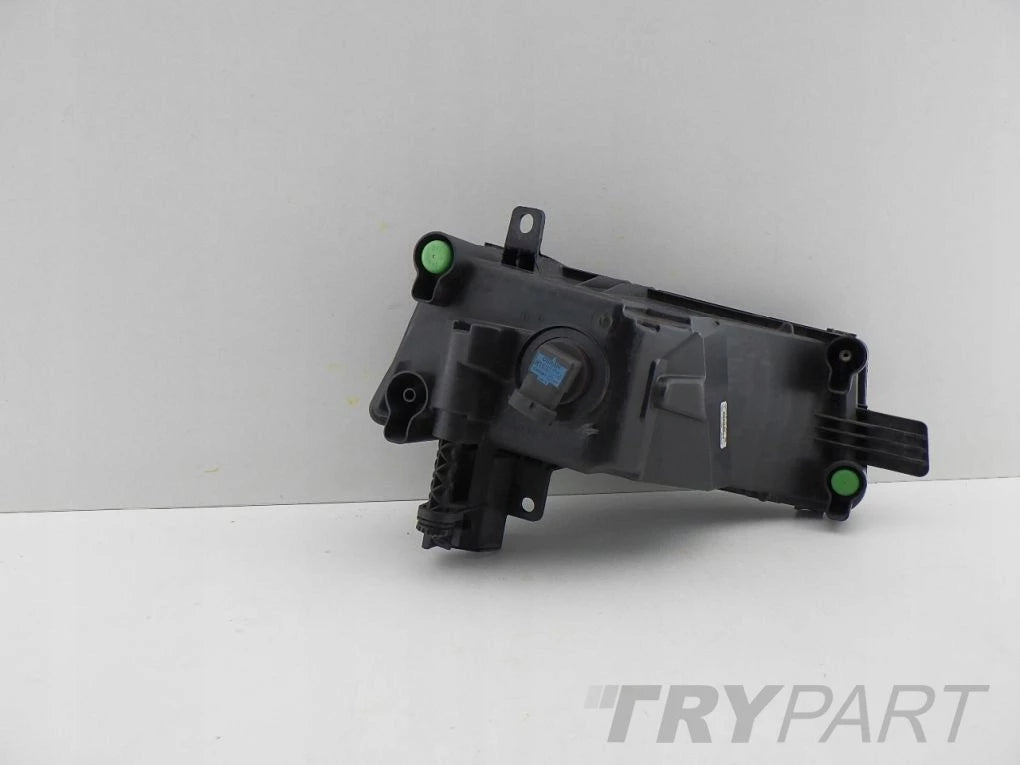 VW TOURAN 2 II 5TA 15- halogen left