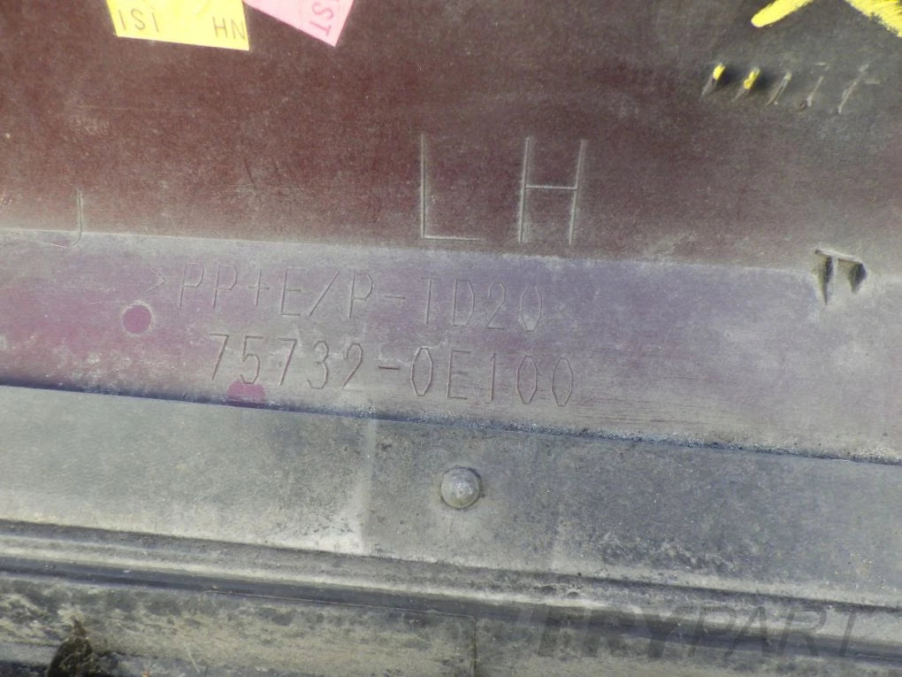 LEXUS RX RX330 75732-0E100 LEFT REAR DOOR MOULDING