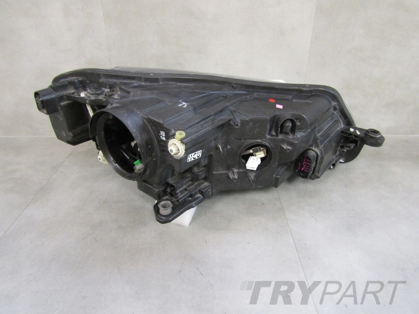 SKODA SUPERB 3 III 3V1 XENON HEADLIGHT, SWIVELING, LEFT SIDE, 2015-2019