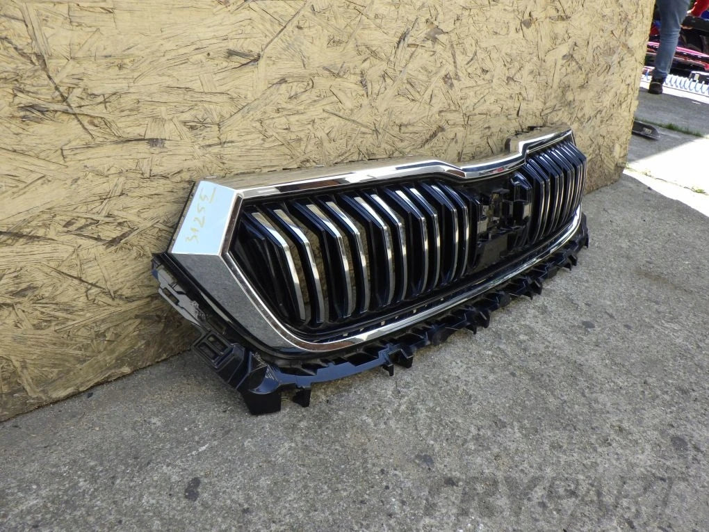 SKODA KODIAQ LIFT 565 21- Grille Emblem