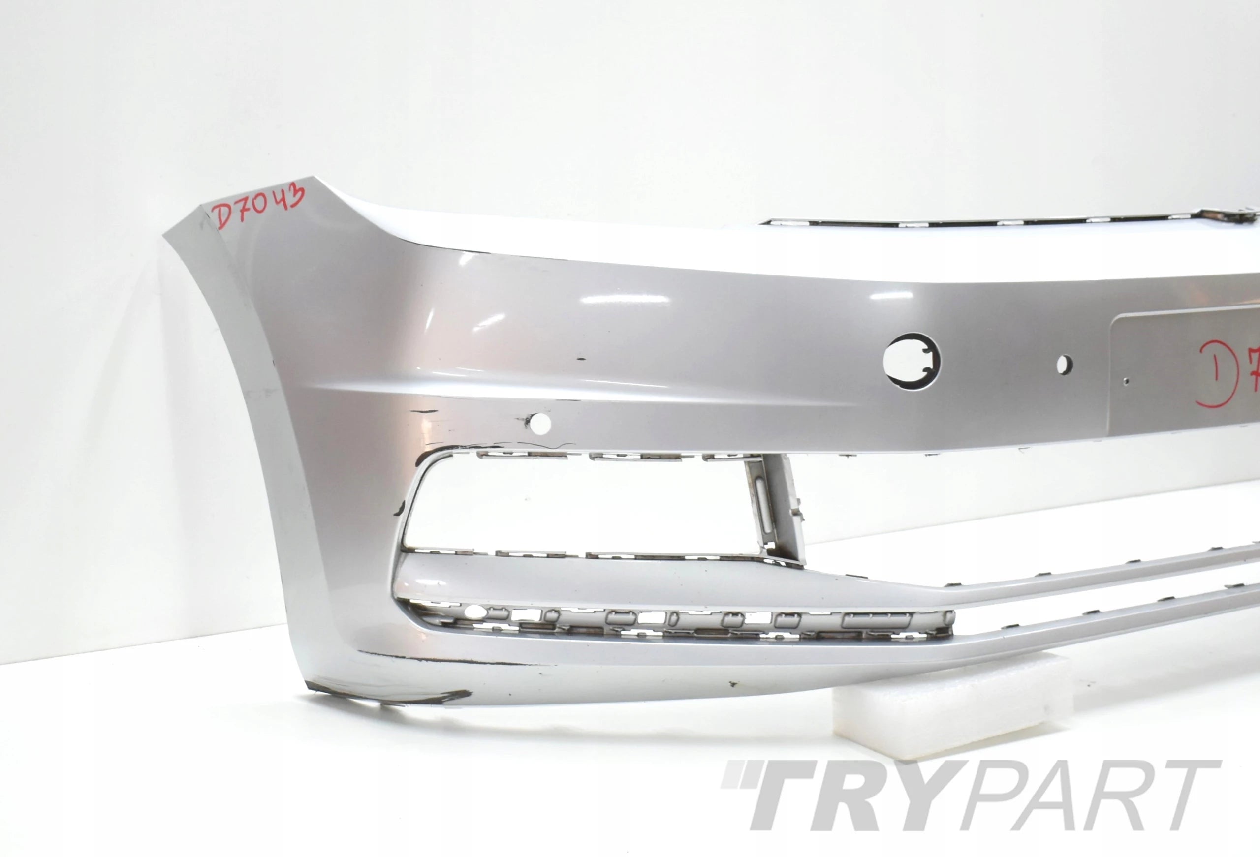 VW TOURAN III 5TA FRONT BUMPER ORG