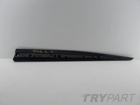 TOYOTA YARIS III 3 LIFT 17- RIGHT FRONT DOOR MOULDING