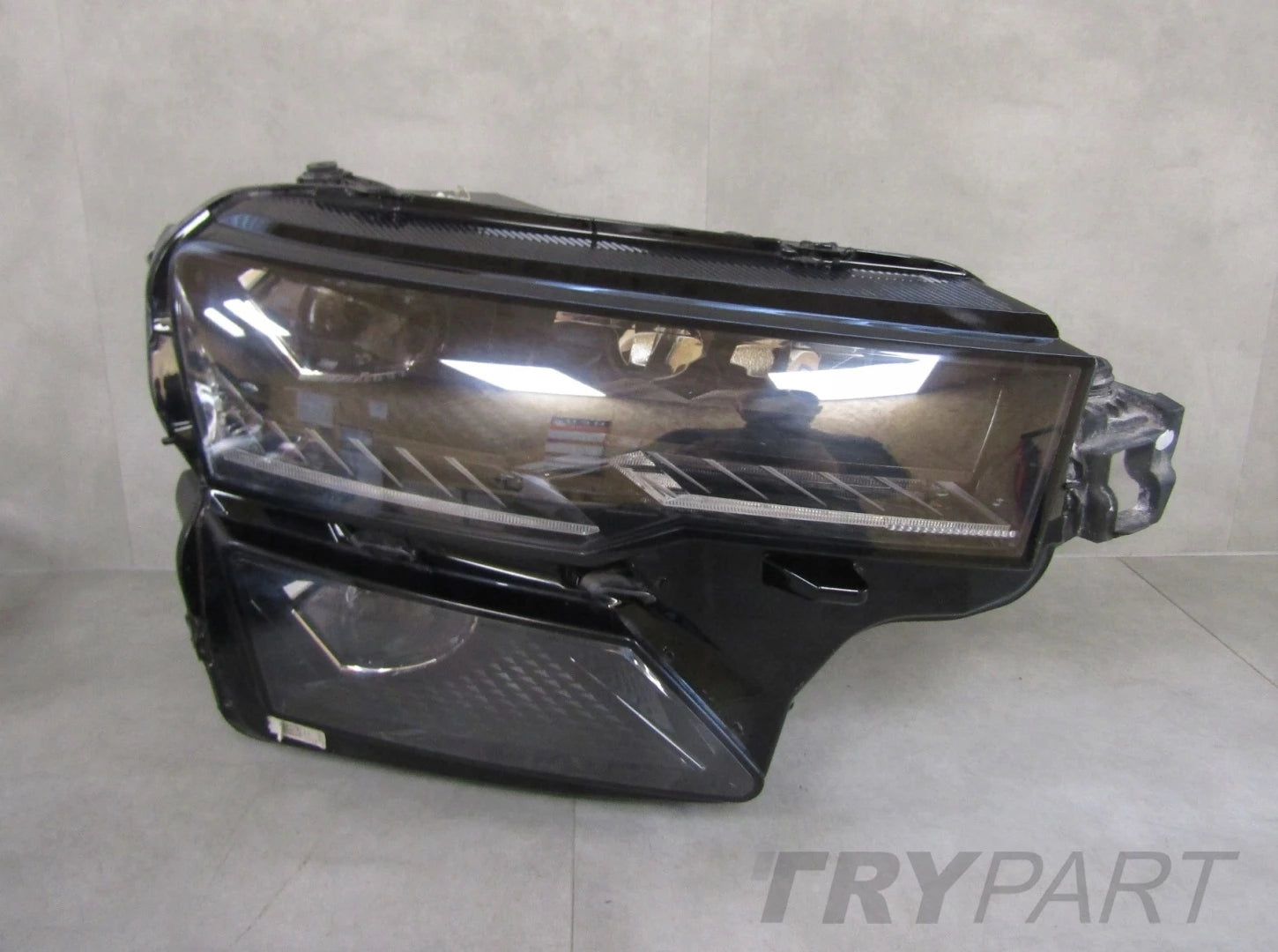 FRONT HEADLIGHT SKODA KAROQ LIFT LED 21- RIGHT 57B941036