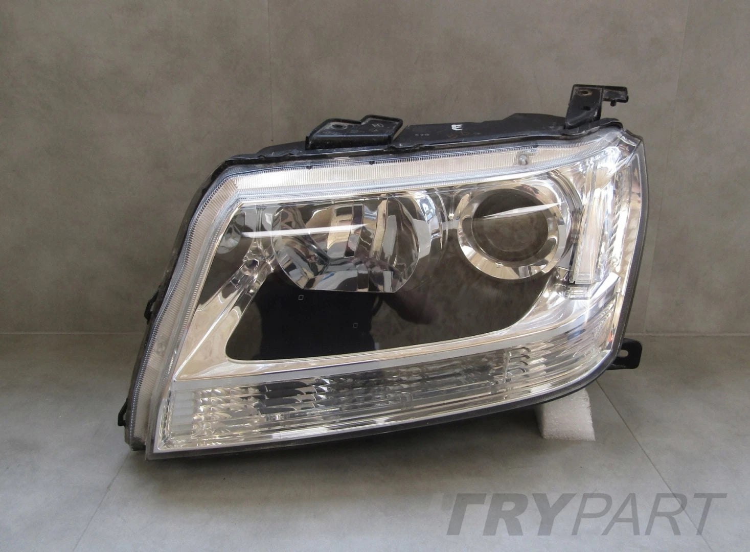 FRONT HEADLIGHT SUZUKI GRAND VITARA 2 XENON 05-08 LH