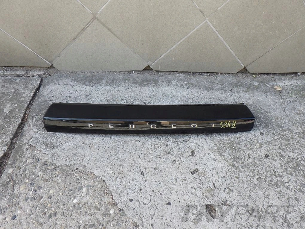 PEUGEOT 2008 II 2 19- TAILGATE STRIP BLENDA
