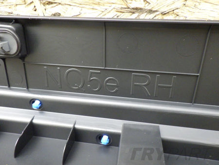 KIA SPORTAGE V 5 2021- Right Sill Strip