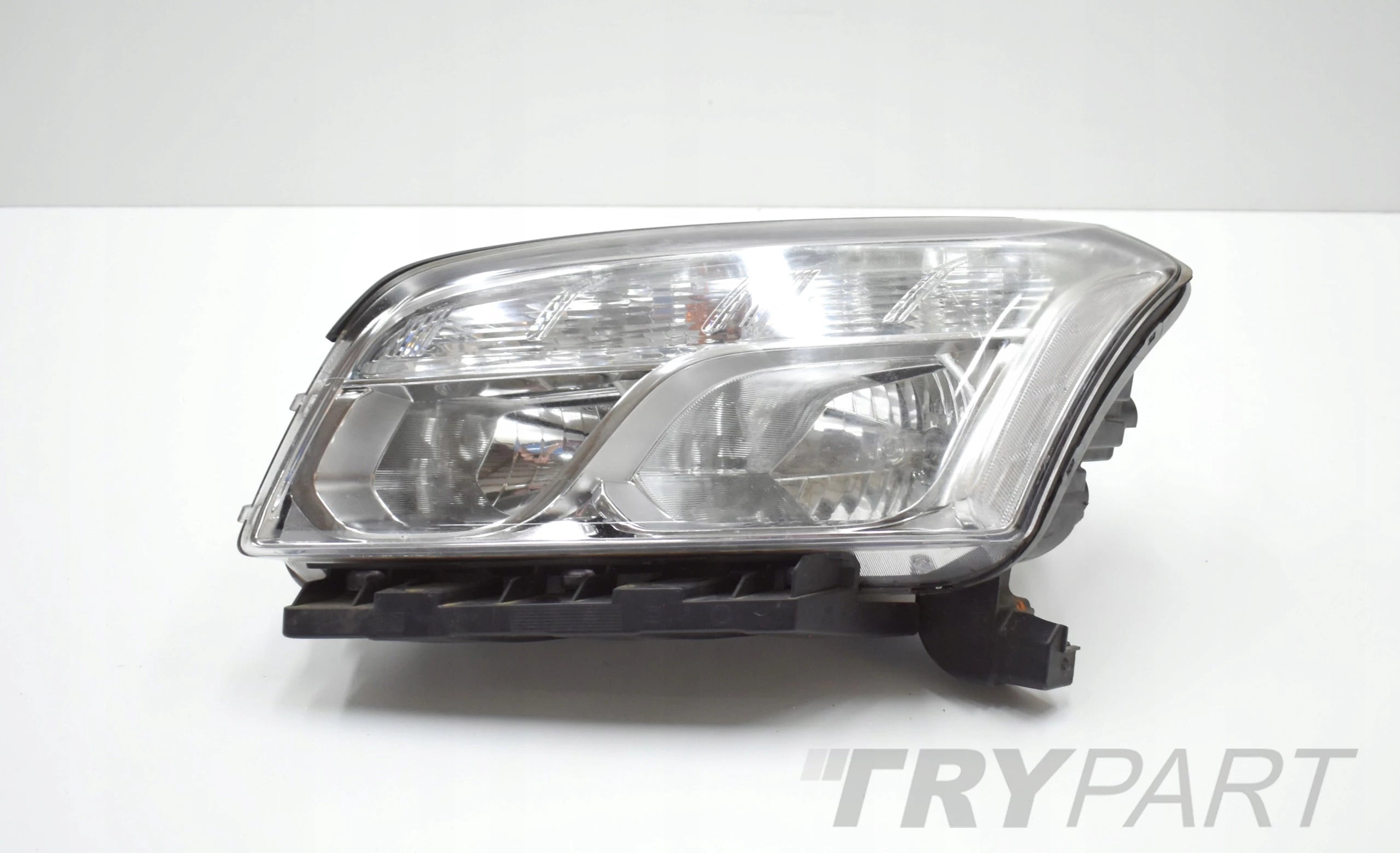 CHEVROLET TRAX LEFT FRONT HEADLIGHT ORG EU