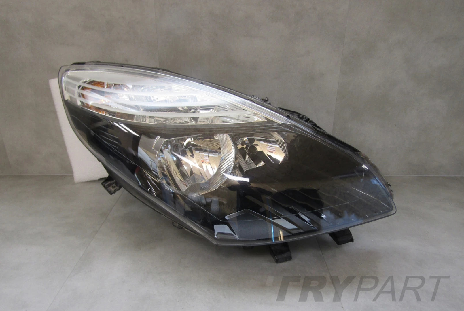 HEADLIGHT RENAULT SCENIC III STANDARD 09-13 RH 260100023R