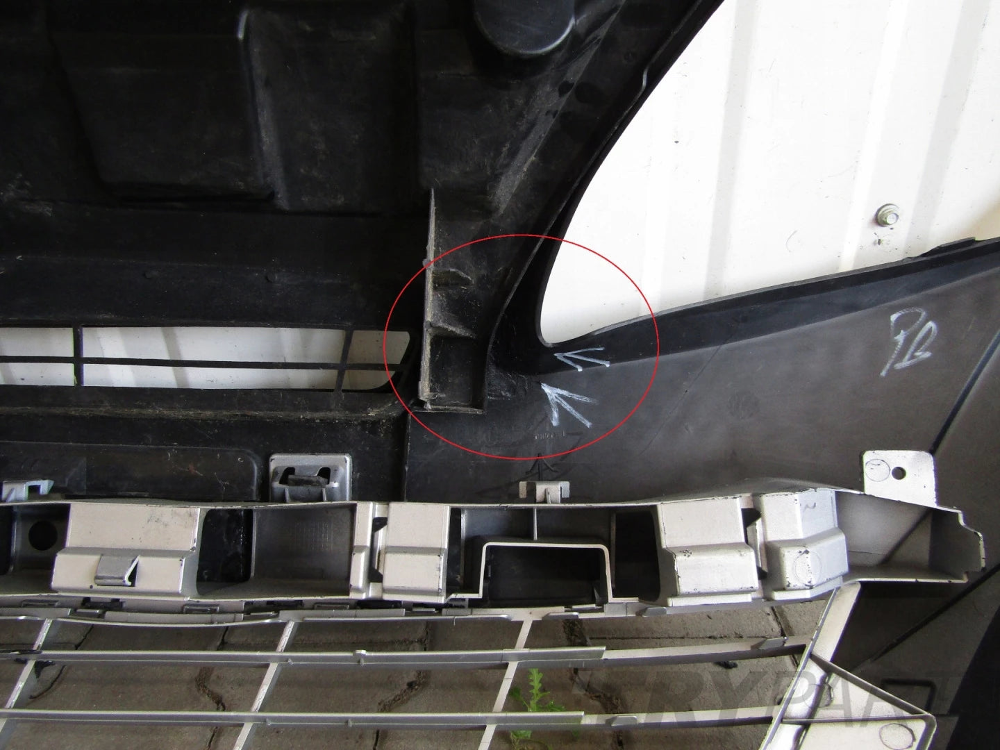 Front bumper RENAULT GRAND SCENIC III 3 09-12