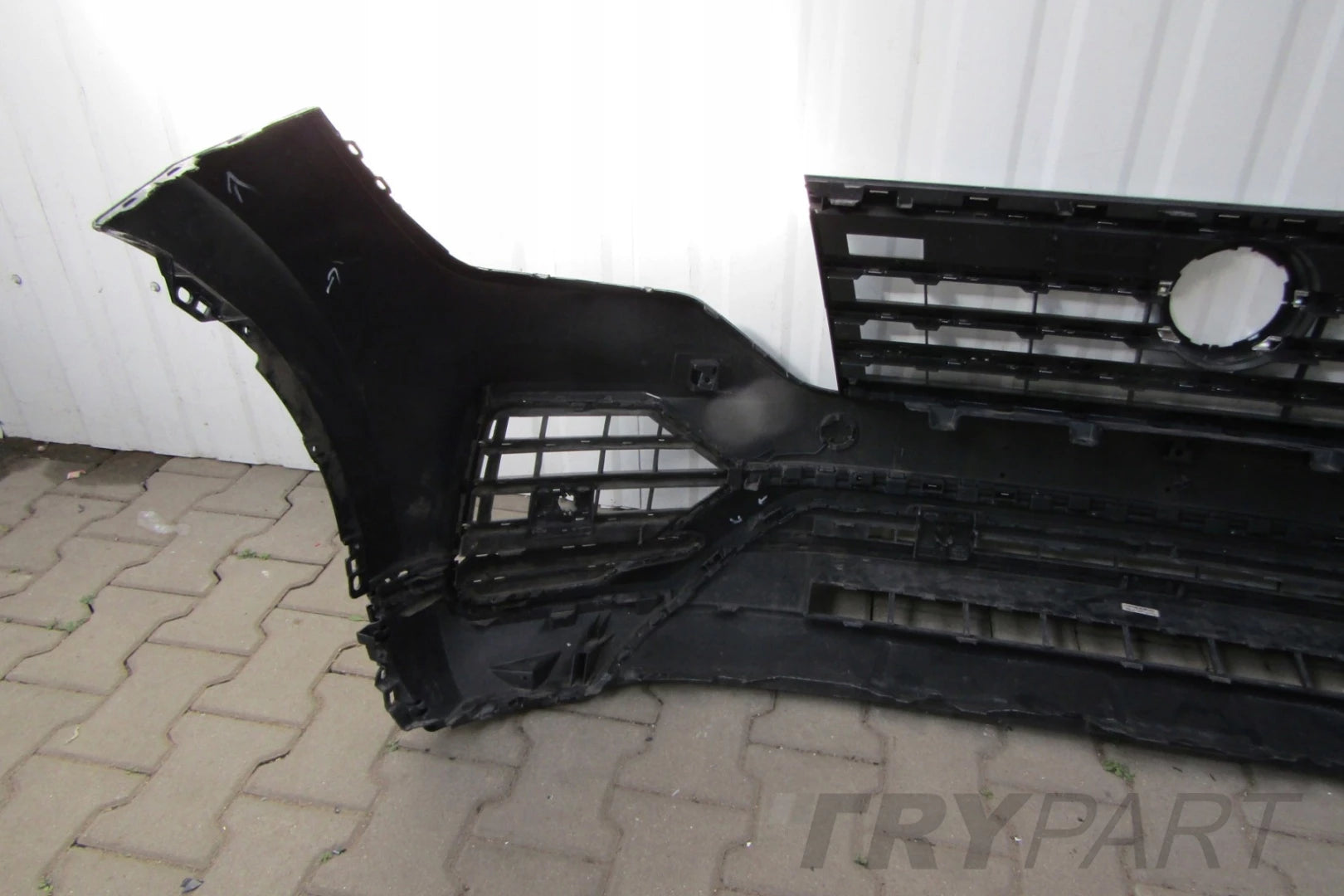 Front Bumper VW Touareg 3 III 760 18-