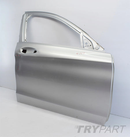 MERCEDES C-CLASS W205 RIGHT FRONT DOOR