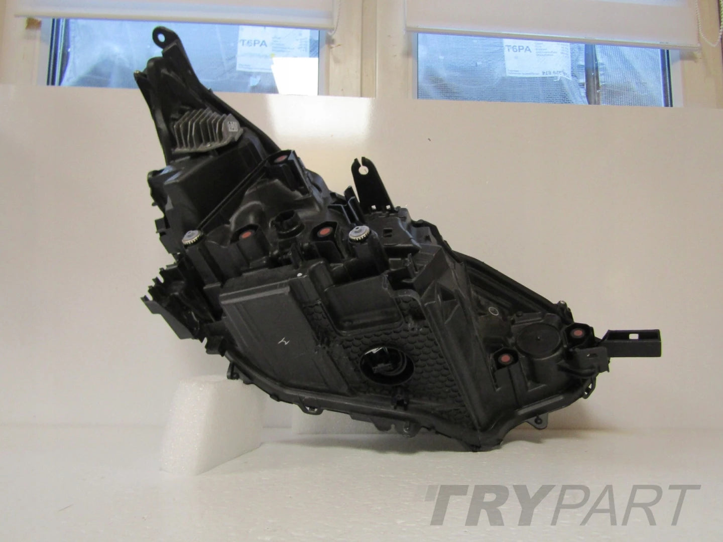 FRONT LAMP TOYOTA BZ4X EA10 FULL LED LH 22-