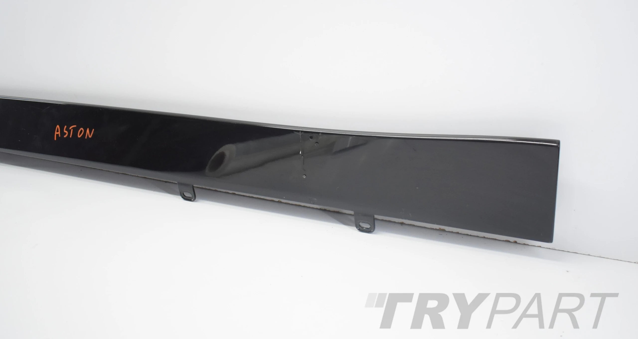 ASTON MARTIN DB11 RIGHT SILL MOULDING ORG