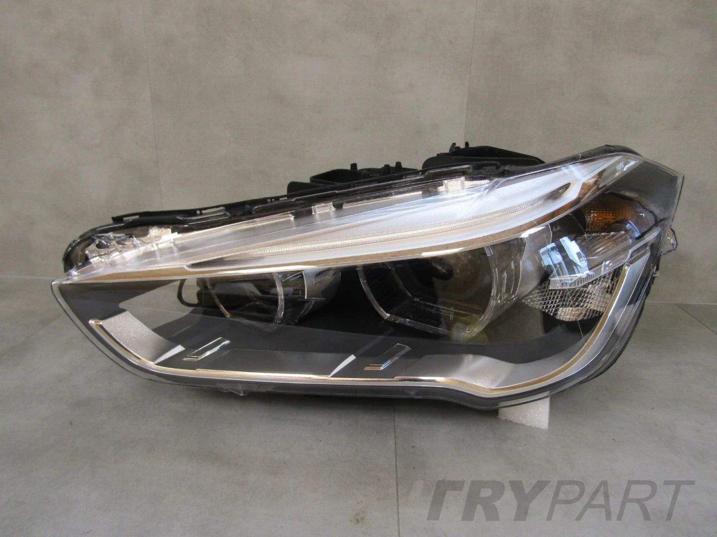 BMW X1 F48 LED Headlight 15-19 LH LEFT 7495003