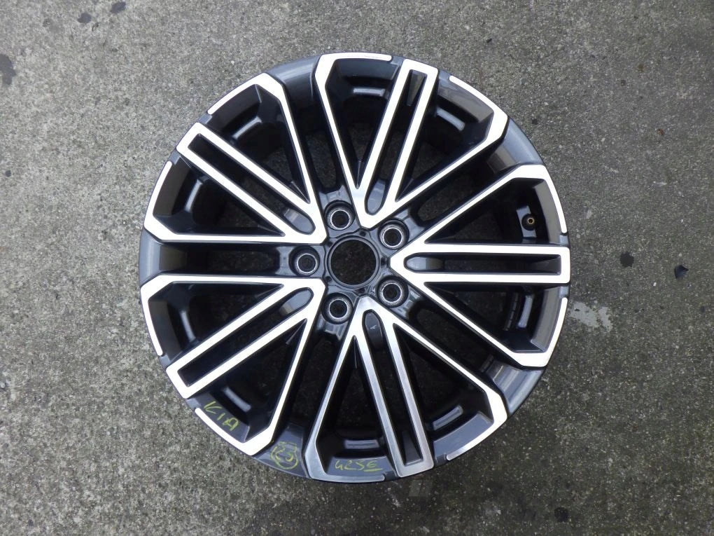 KIA 7.5J x 18 ET55 5X114.3 52910-J7500 Aluminum Wheel