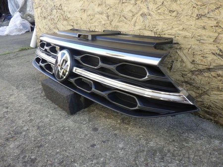VW T-ROC T ROC LIFT LED 21- 2GA853651 Grille Emblem