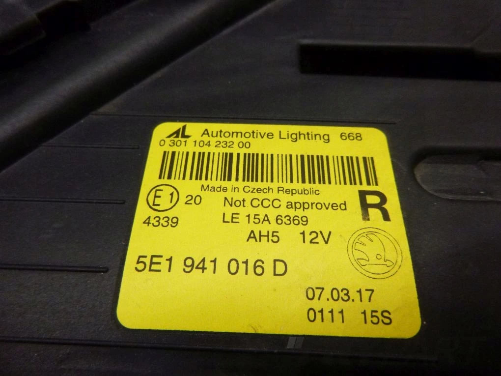 SKODA OCTAVIA 3 III Right Full LED Headlight