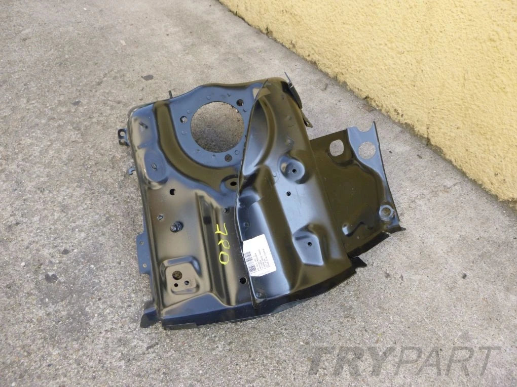 VW Touareg Cayenne 7P0 11- Front Left Shock Absorber Mount