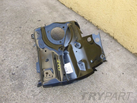 VW Touareg Cayenne 7P0 11- Front Left Shock Absorber Mount
