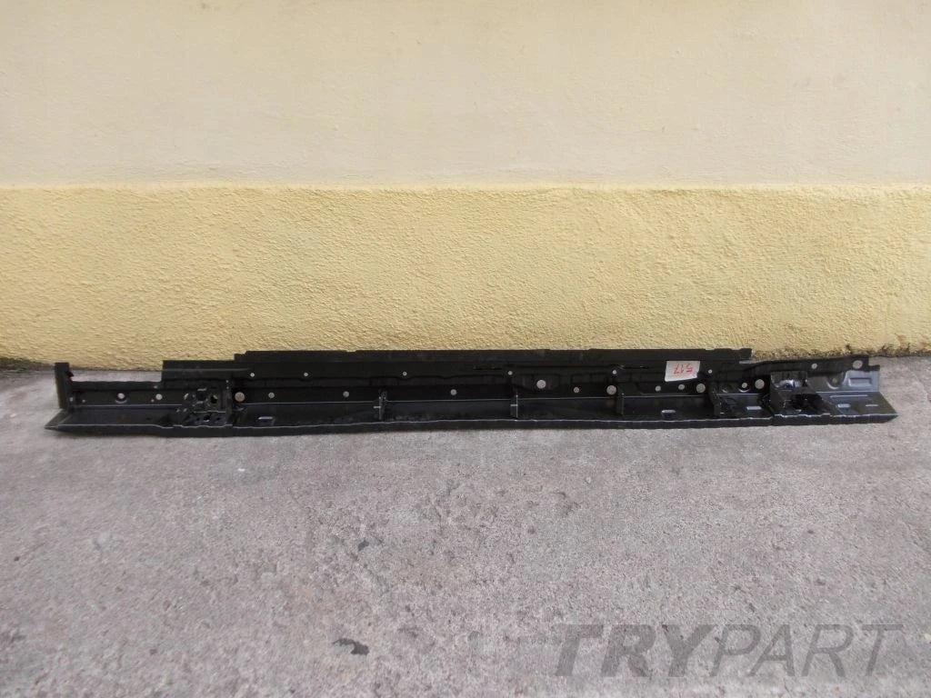 Bmw 7 F01 right sill