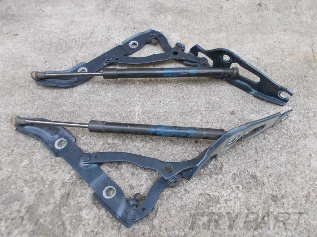 BMW 3 E90 Tailgate Hinge