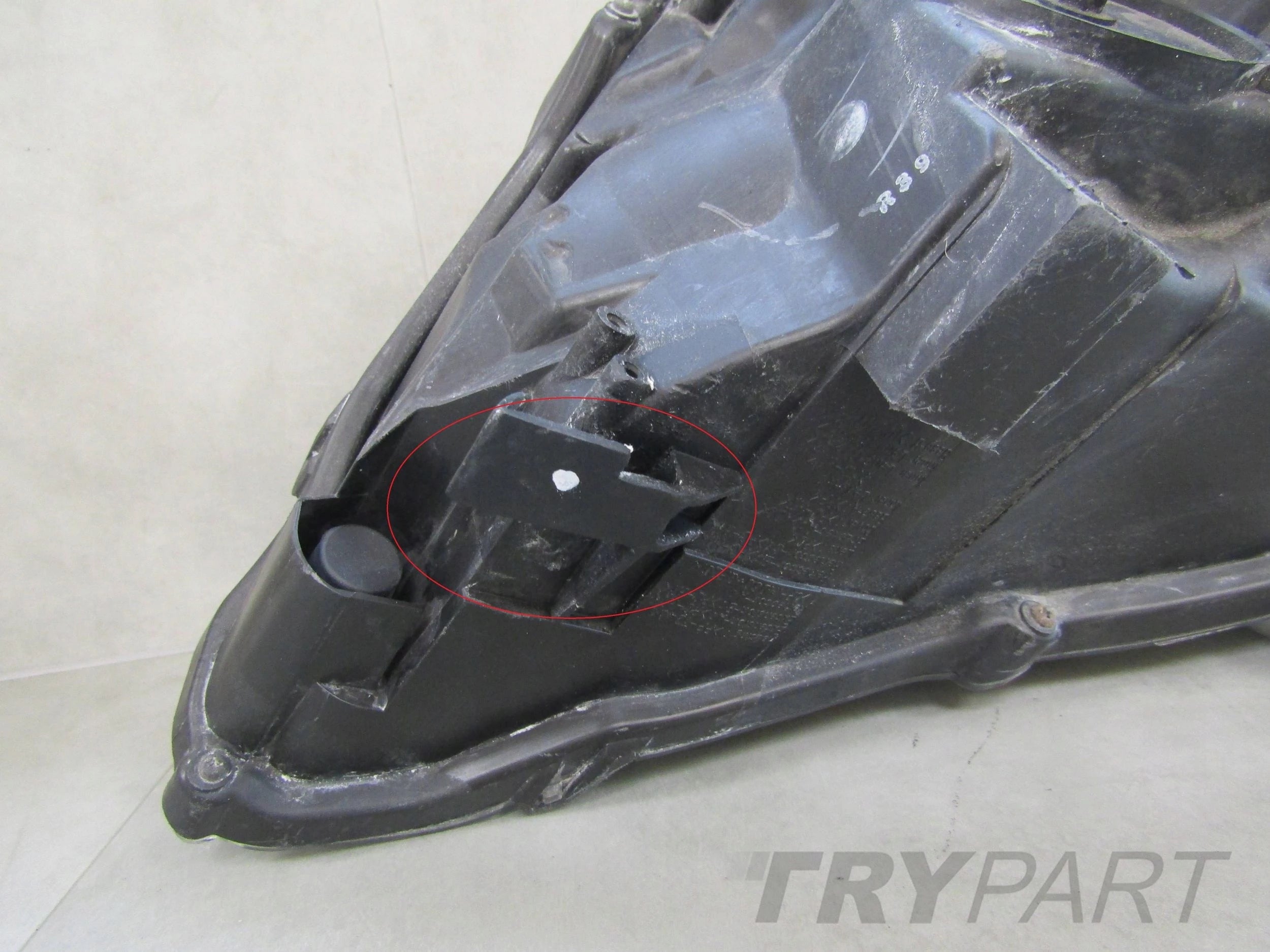 HEADLIGHT TOYOTA AVENSIS T27 LIFT 11-15 XENON SWIVEL RH 10000-17687