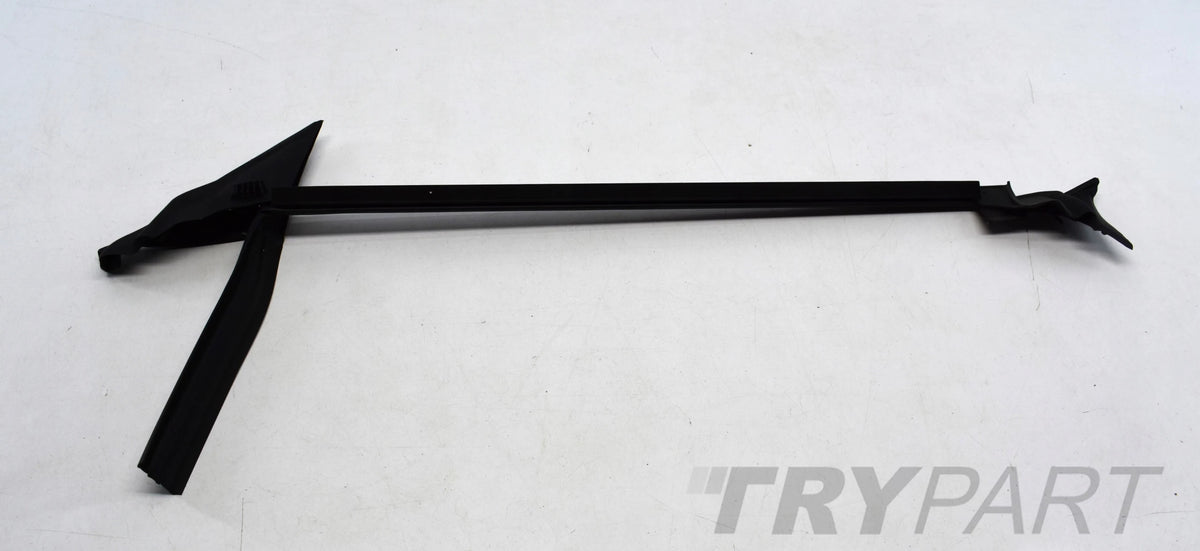 MERCEDES CLA W118 RIGHT FRONT DOOR SEAL NEW
