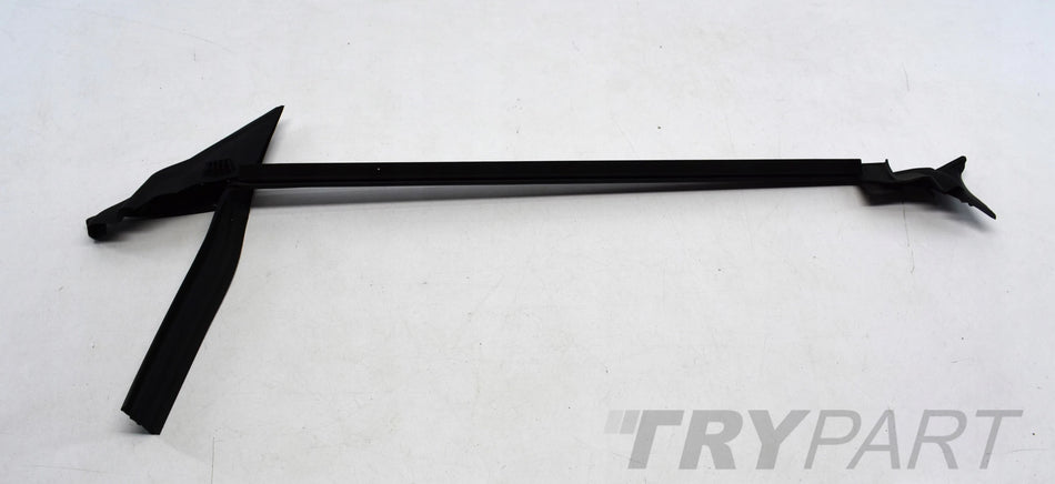 MERCEDES CLA W118 RIGHT FRONT DOOR SEAL NEW