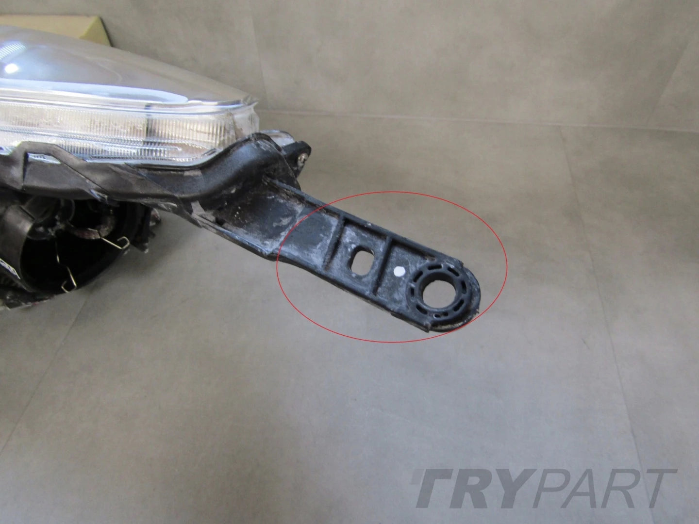 HEADLIGHT SUBARU LEGACY V OUTBACK IV XENON 09-12 RH