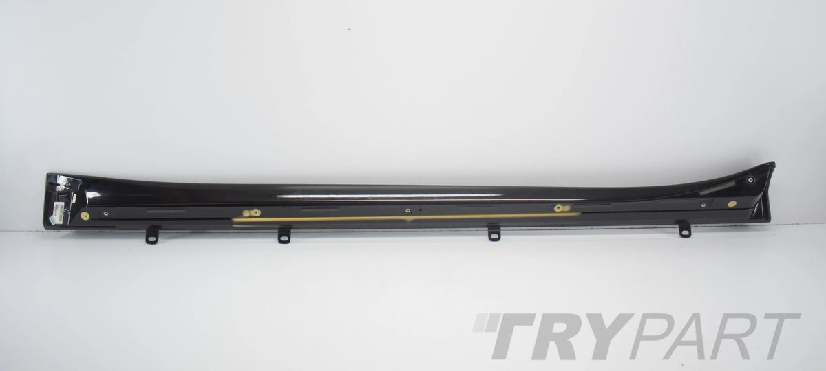 ASTON MARTIN DB11 RIGHT SILL MOULDING ORG