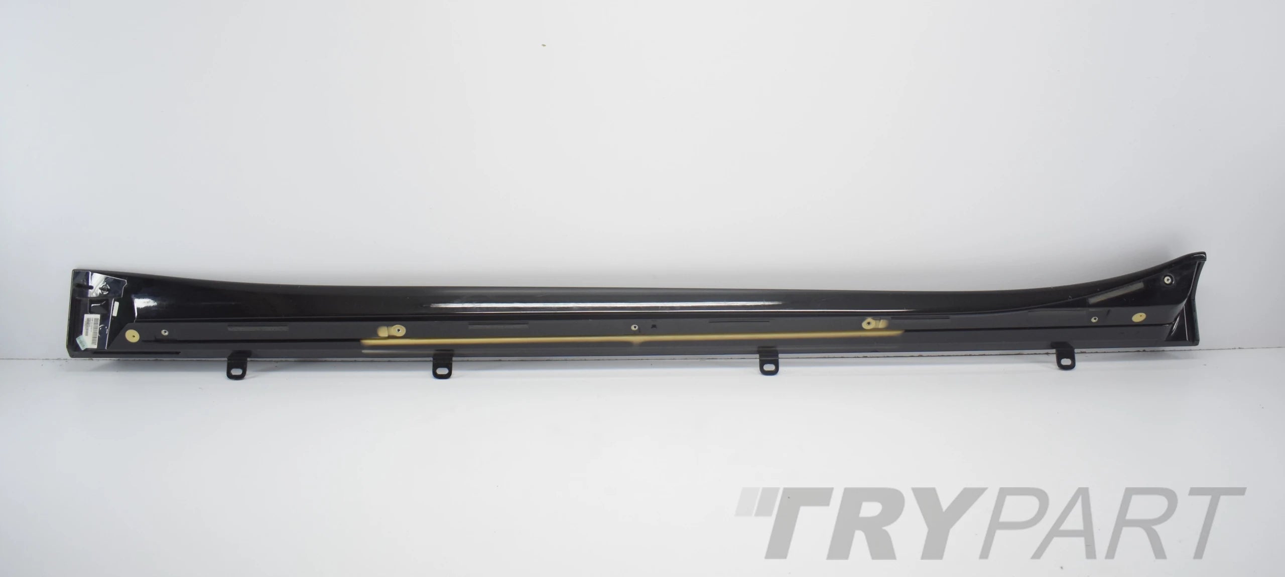 ASTON MARTIN DB11 RIGHT SILL MOULDING ORG