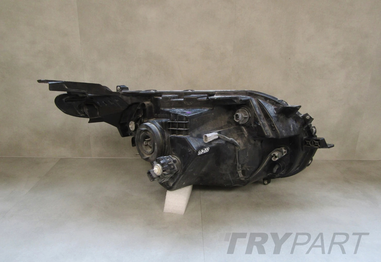 HEADLIGHT MITSUBISHI L200 V / FIAT FULLBACK STANDARD 15-19 LH 8301C737