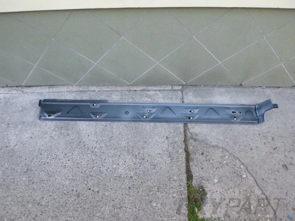 VW T5 LIFT T6 Right Door Trim Strip