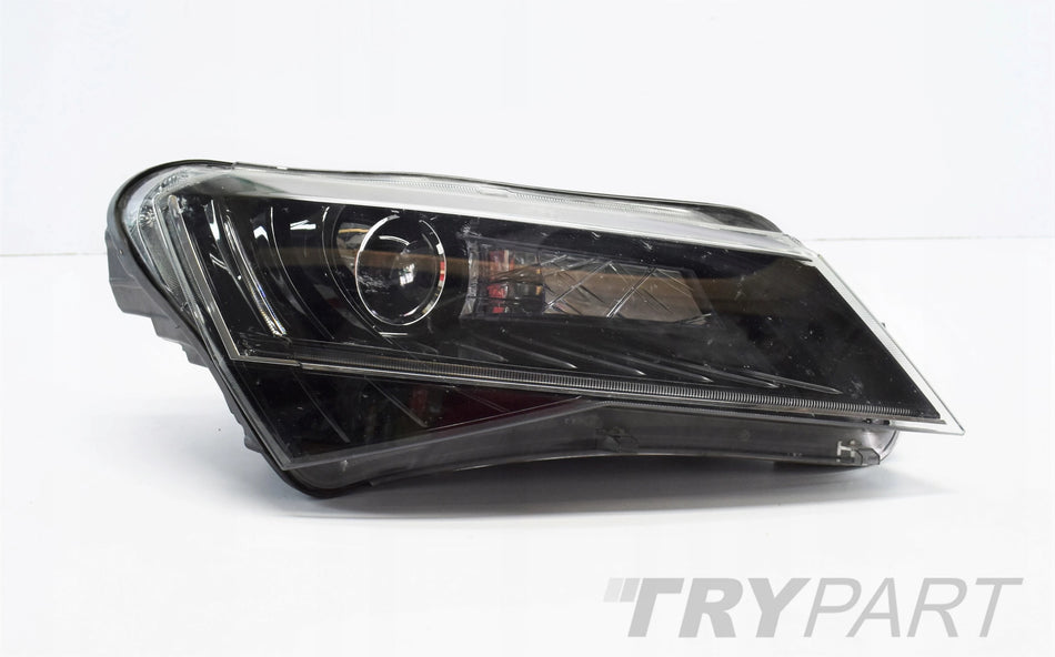 SUPERB III 3V HEADLIGHT RIGHT FRONT EU ORG