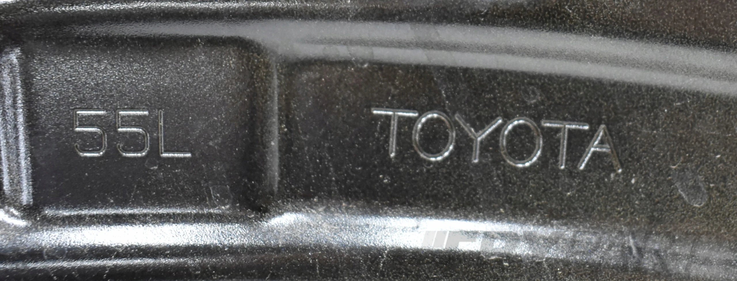 TOYOTA HIGHLANDER LEFT FRONT FENDER ORG + STRIP