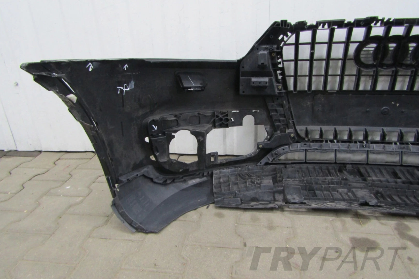 Front Bumper Audi Q3 8U0 11-14
