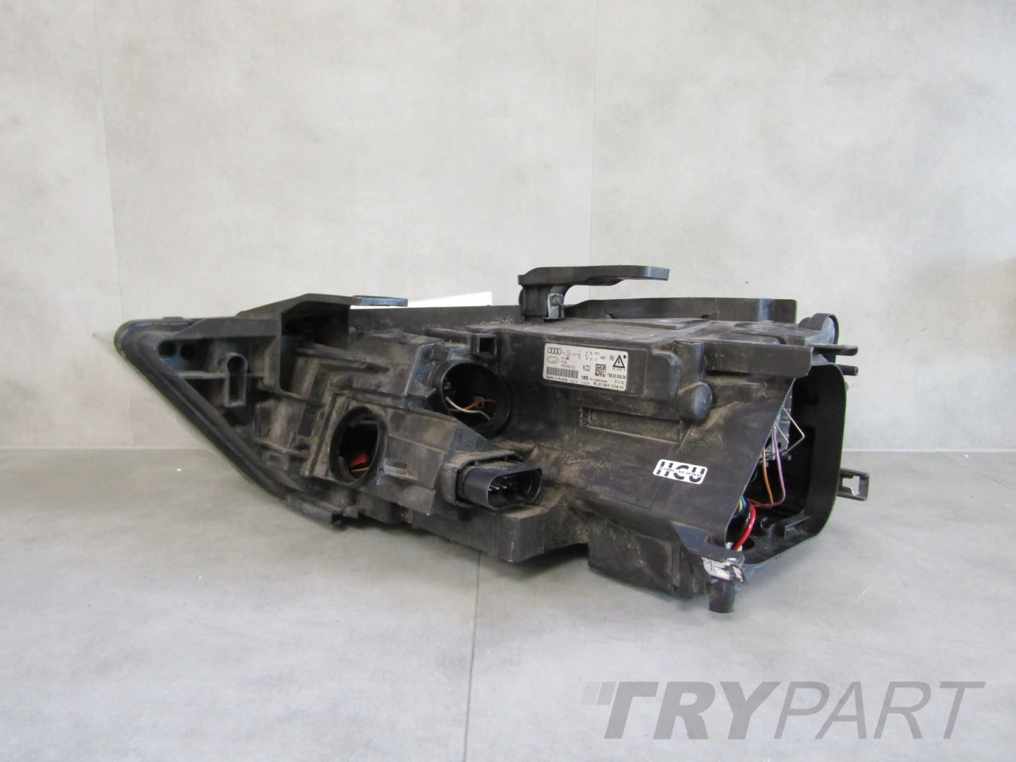 AUDI Q3 8U0 HEADLIGHT XENON NON-ROTATING 11-14 RH 8U0941004H