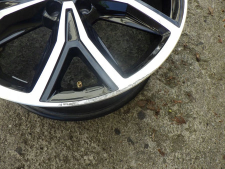 VW 2GM 7J x 18 ET39 5x112 aluminum wheel