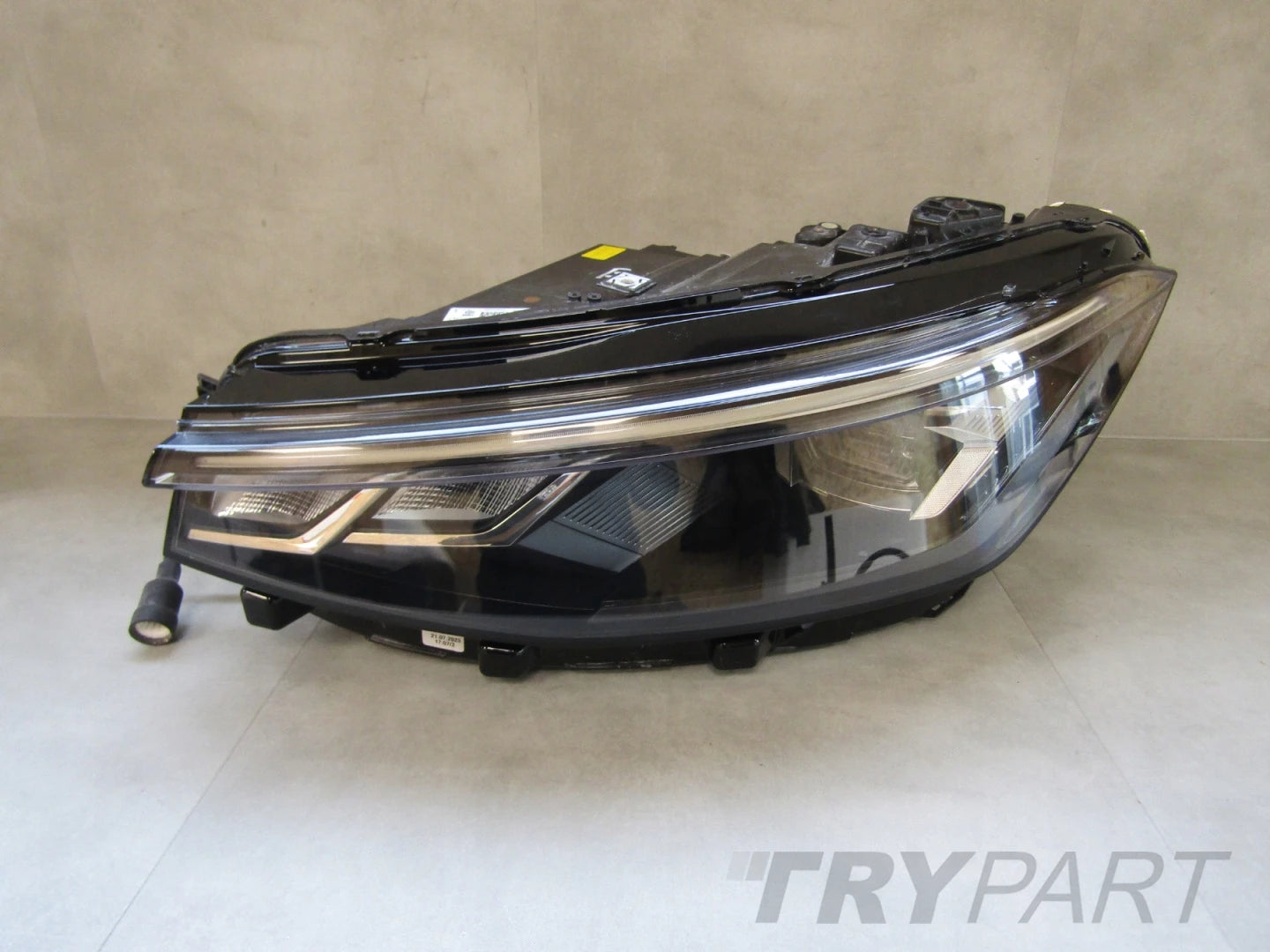 Front Lamp VW Passat B9 FULL LED ECO 23- LH 3J1941005