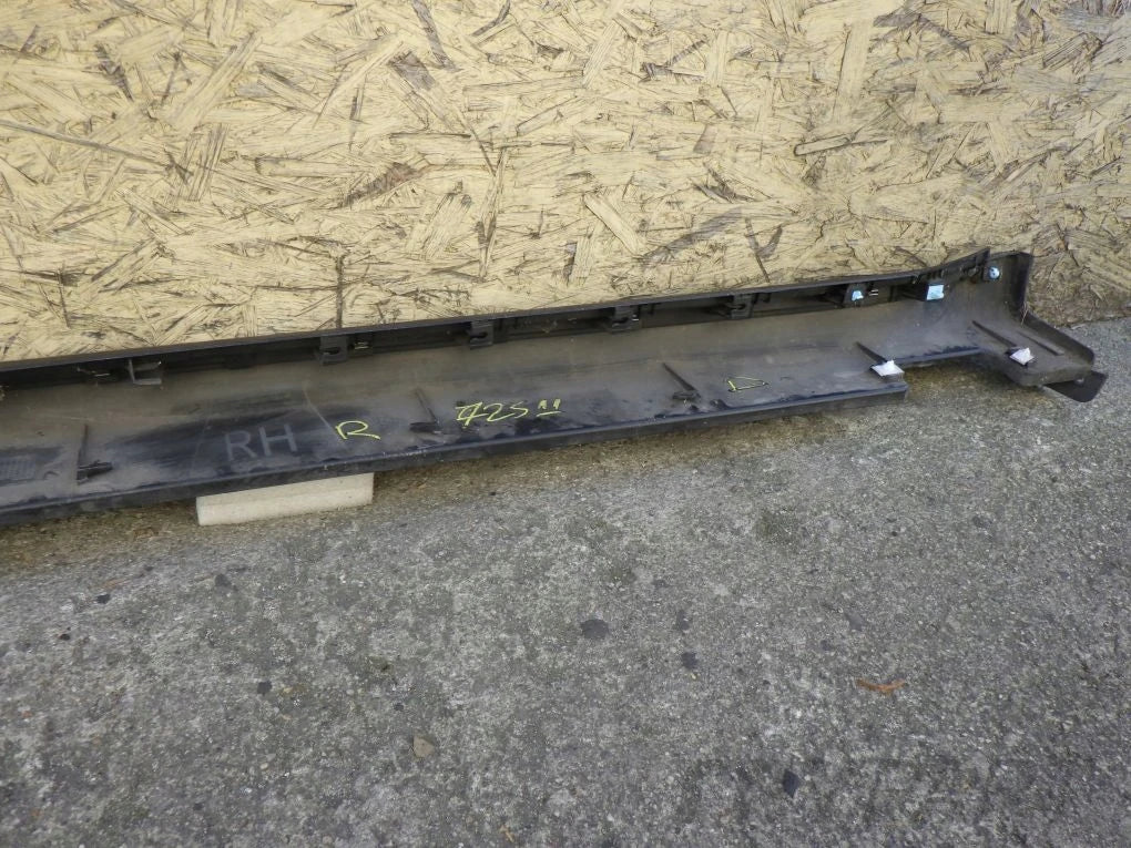 KIA XCEED X-CEED X CEED III 3 18- Right Sill Strip